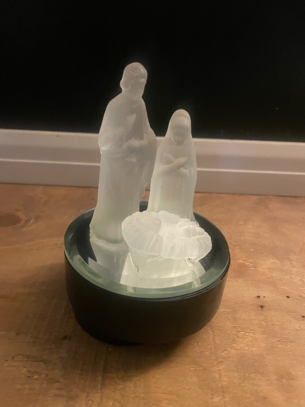 Frosted Glass Nativity Figurine Set - White